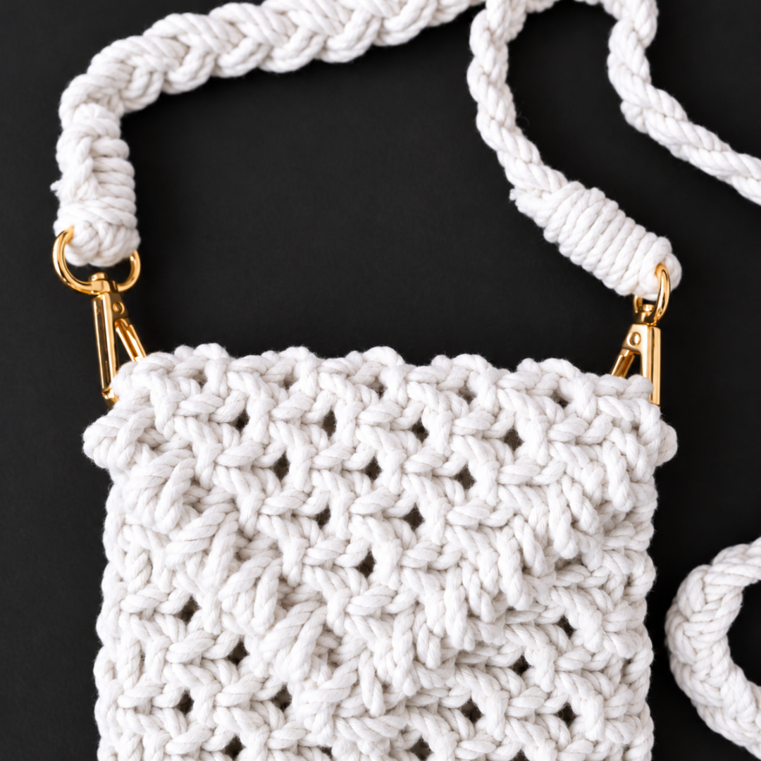 White Bead Macrame Mobile Bag